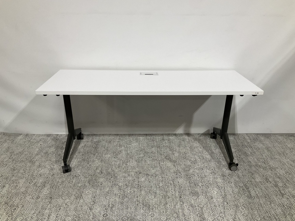 Pirouette Flip-Top Training Table