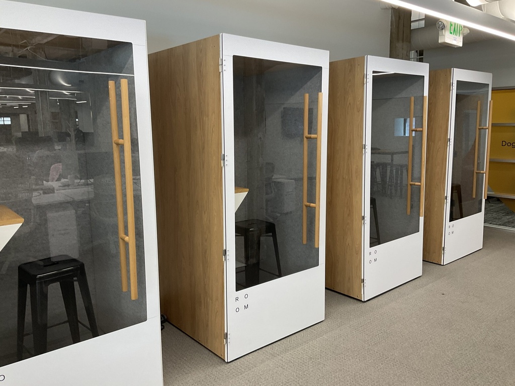 ROOM Booth
