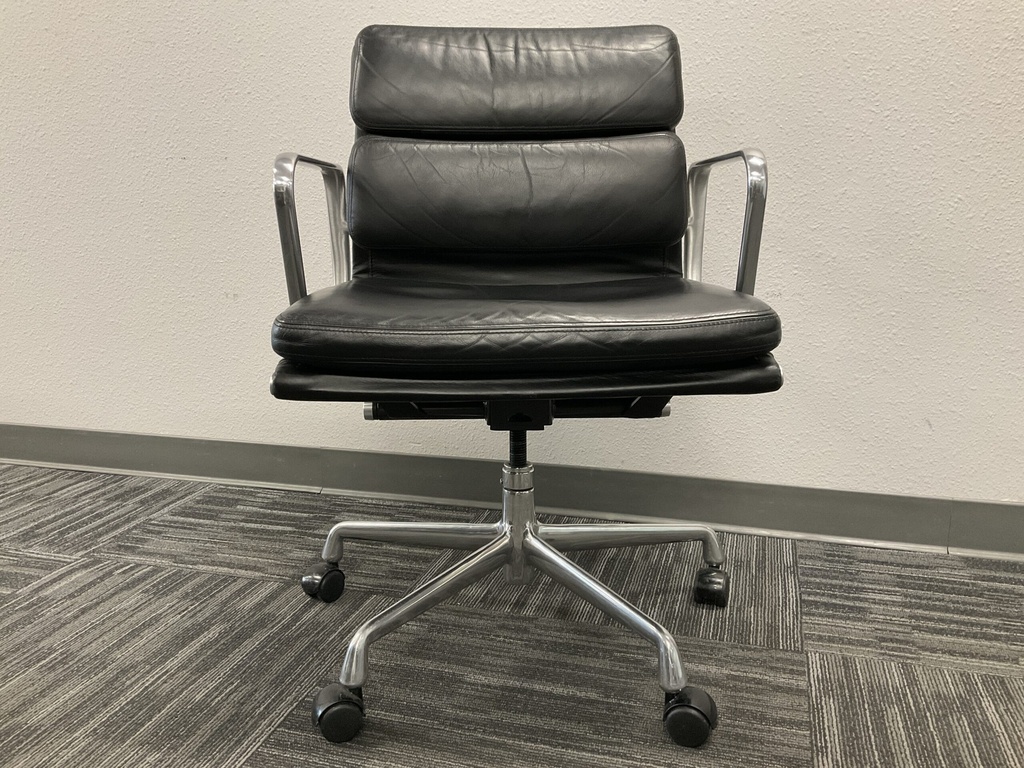 Vintage Eames Soft Pad Management Chair