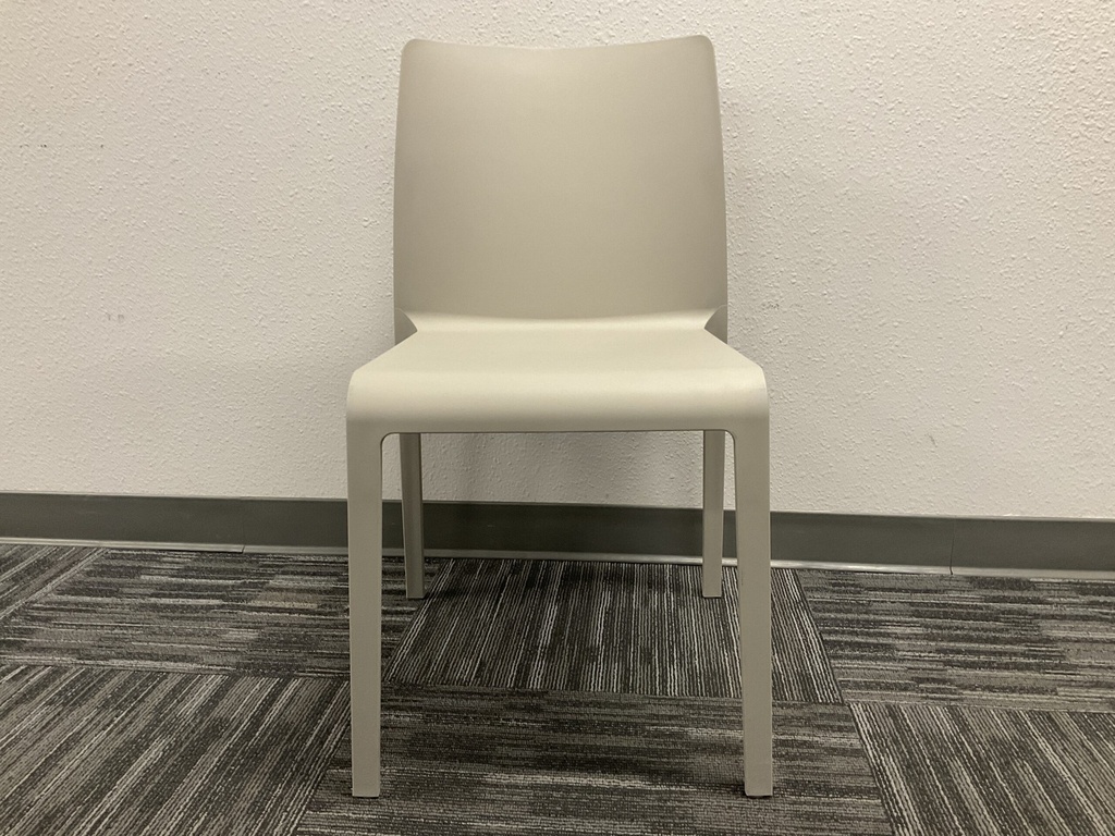 Volt 670 Side Chair