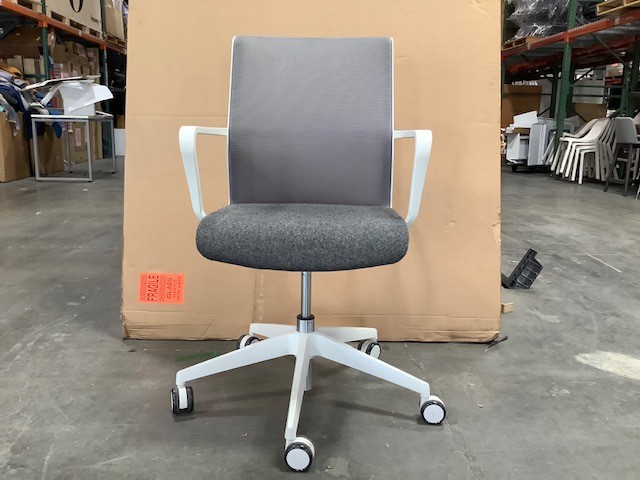 Circo Conference Chair