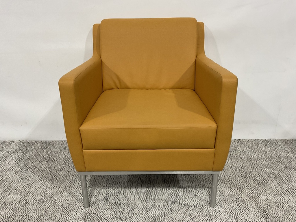 Dess Lounge Chair