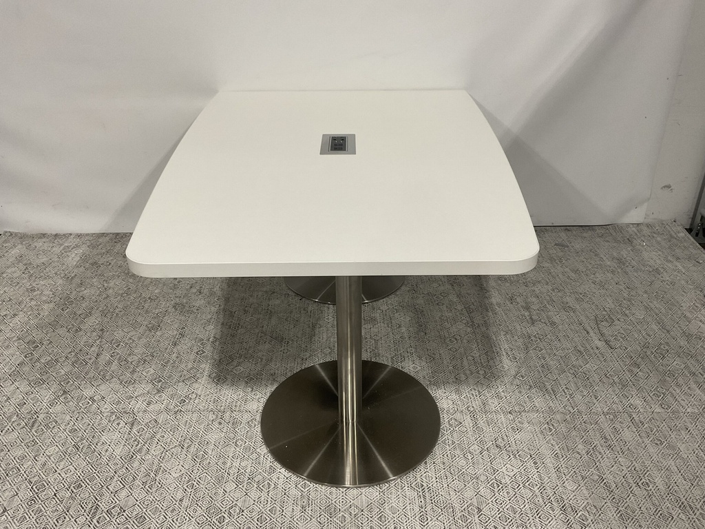Half Boat Shape Media Table