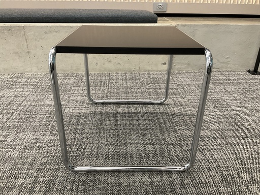 [8751] Laccio Side Table