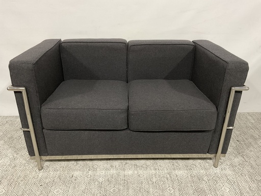 [8656] Le Corbusier Loveseat