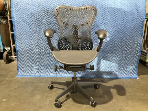 [7842] Mirra 2 Chair