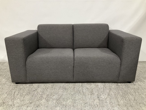 [8811] Pike Sofa