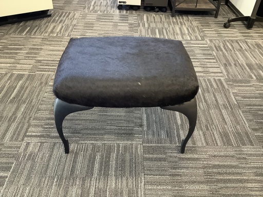 [5565] Runi Black Cowhide Ottoman