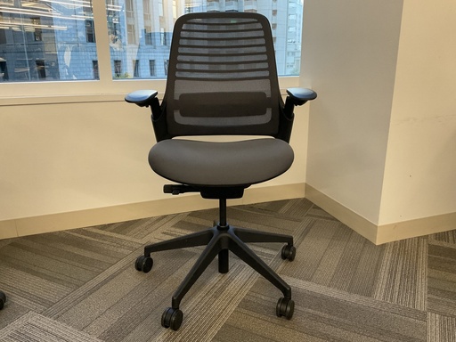 [7062] Series 1 Chair