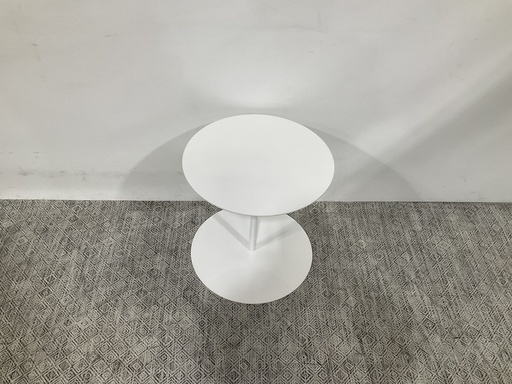 [8786] Side Table