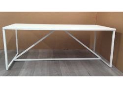 [8068] Strut Large Table