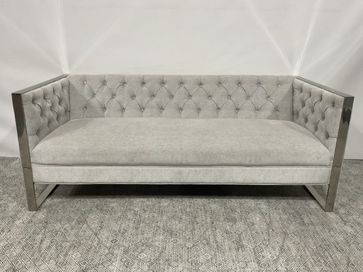 [8646] Tov Chesterfield Sofa
