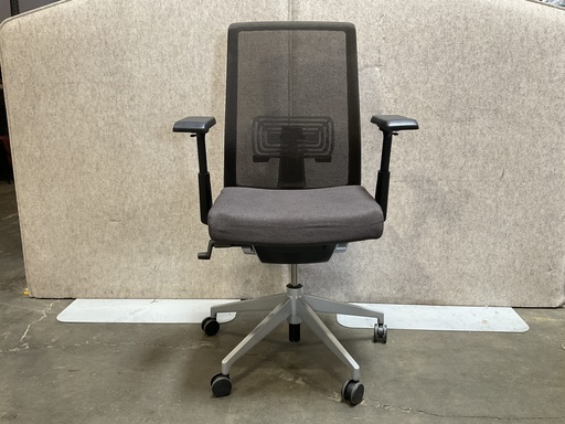 [8713] Very Task Chair