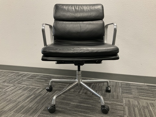 [7379] Vintage Eames Soft Pad Management Chair