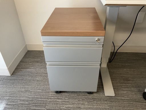 [8217] Wood Veneer Pedestal