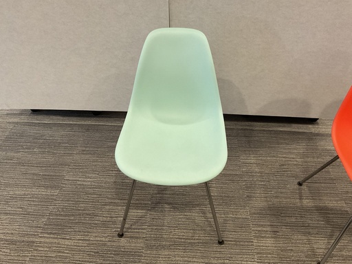 [8249] Eames Molded Plastic Side Chair