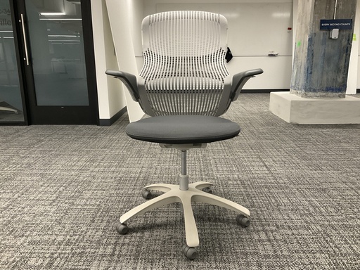 [8711] Generation Chair